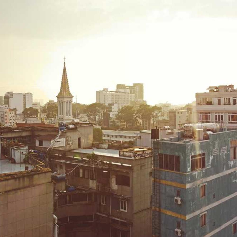 Co-Host a 60-Minute Brand Live Session